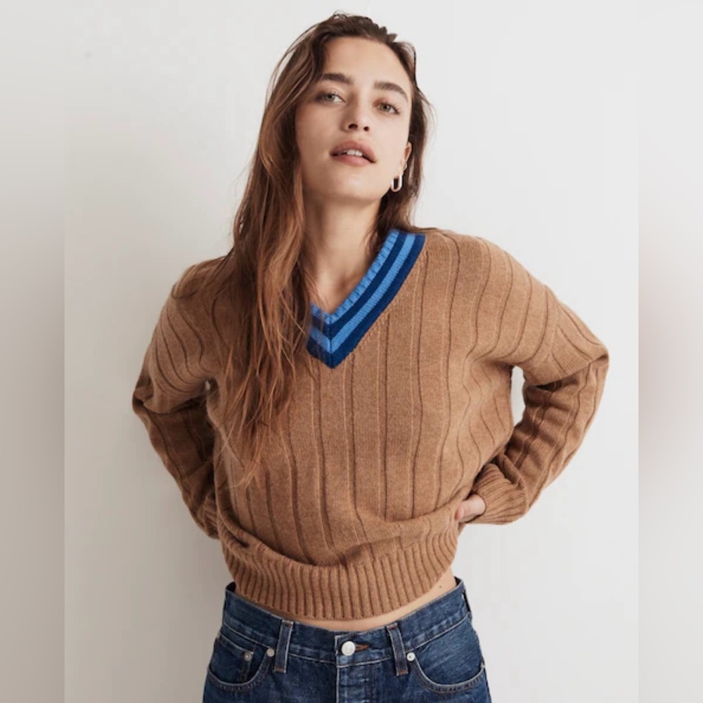 Madewell Tipped V-Neck Oversized Sweater in shade Heather Caramel
